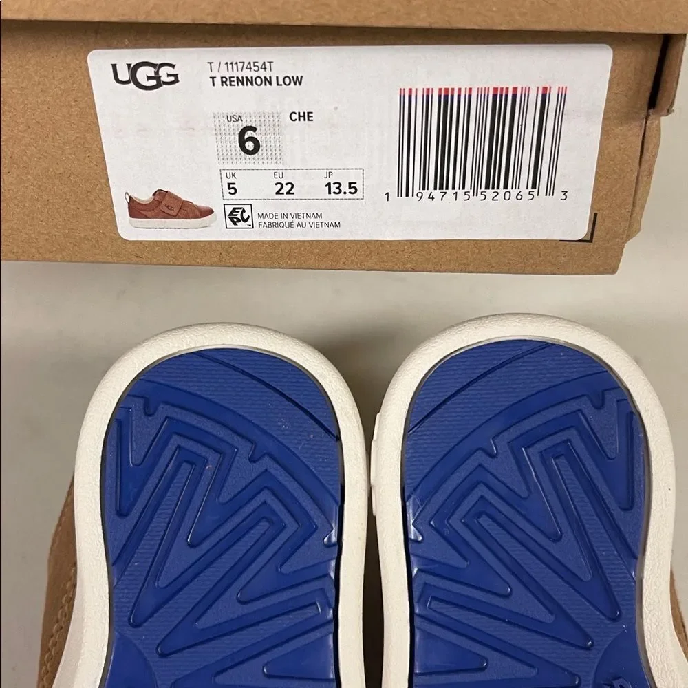UGG T Renton Low Boys Velcro Shoes Chestnut Size 6 Worn Once